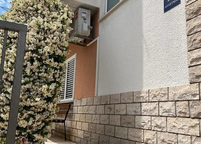 Apartman Cezar *
