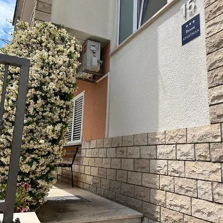 Apartment Cezar *