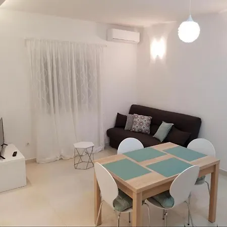 Cezar アパート Stobreč